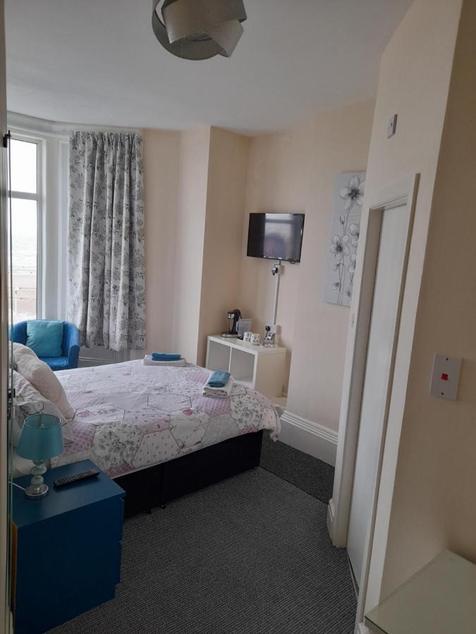 The Coast Bed & Breakfast Blackpool Bagian luar foto