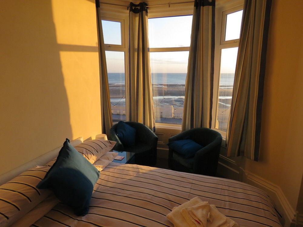 The Coast Bed & Breakfast Blackpool Bagian luar foto
