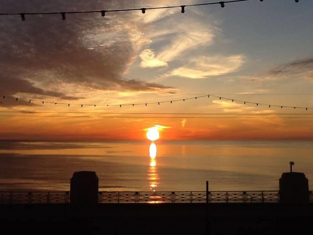 The Coast Bed & Breakfast Blackpool Bagian luar foto